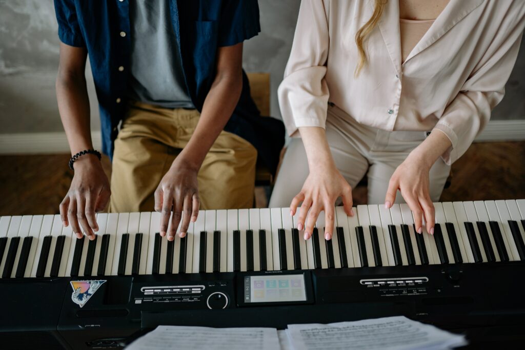 Best Digital Pianos for Beginners Under $600